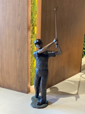 Landmark - Bronze golfer / XL 