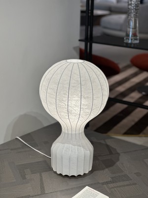 Gatto table lamp