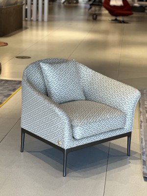 Stiletto armchair