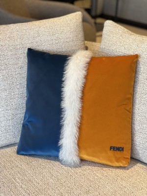 Fendi - Cushion 50x50 w/ white fox fur