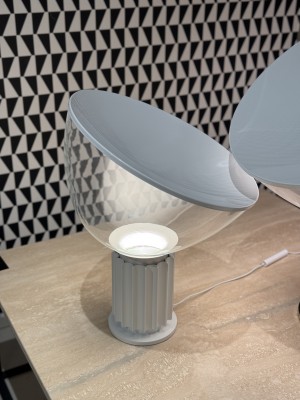 Taccia small table lamp - White