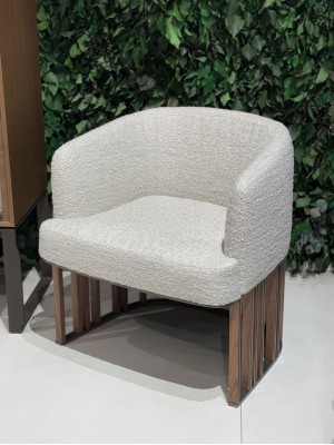 Hero armchair