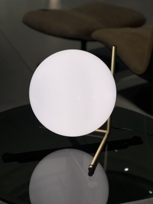 IC T2 table lamp - Brass